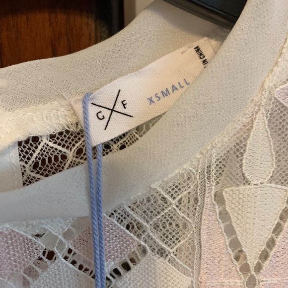 Ladies new CF soft pink and cream lace dress - Picture 2 of 4